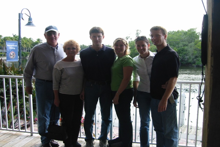 ../image/family picture.jpg